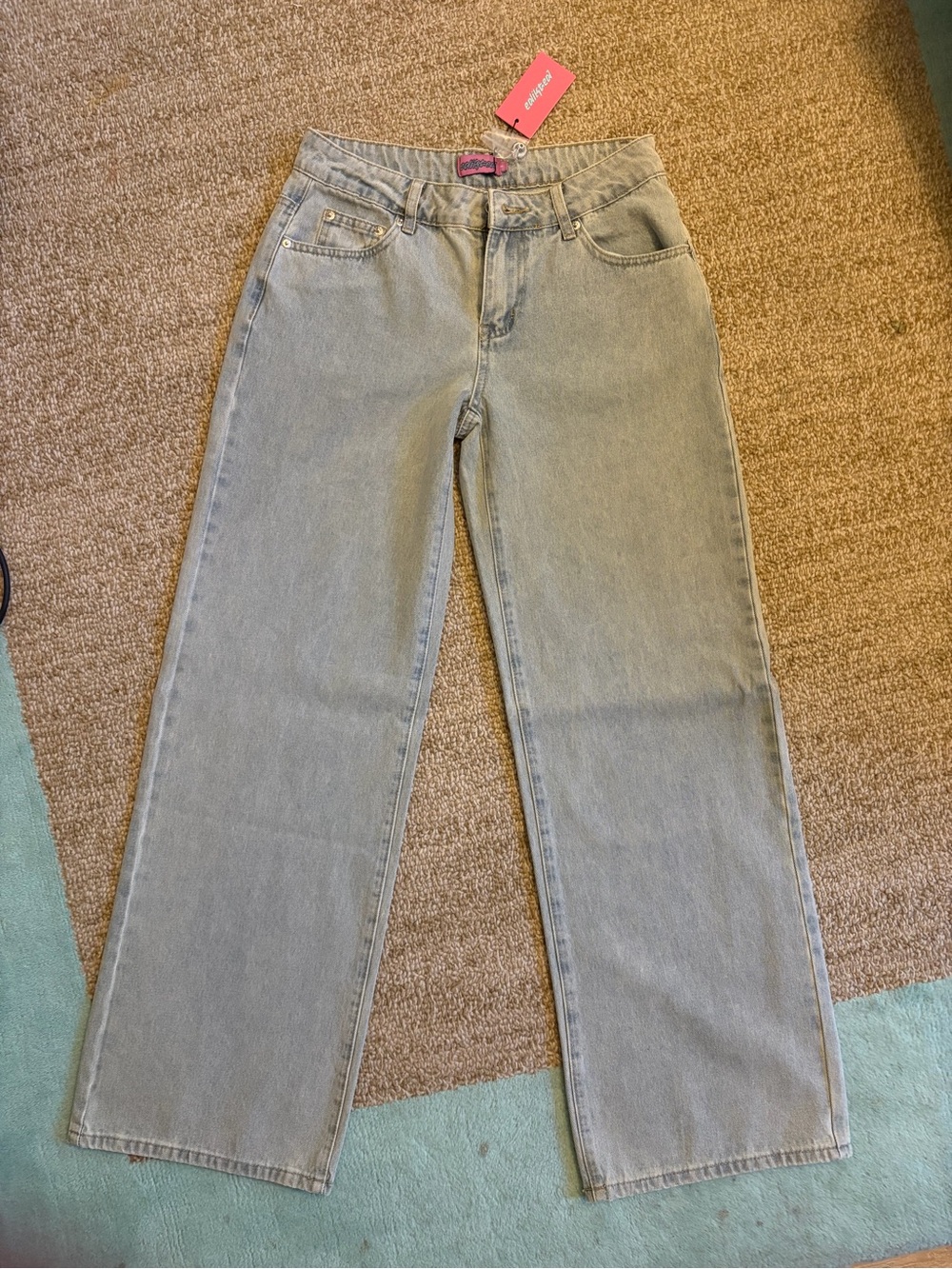 NWT Edikted Women’s Light Wash Straight Leg Jeans With Pink Bows